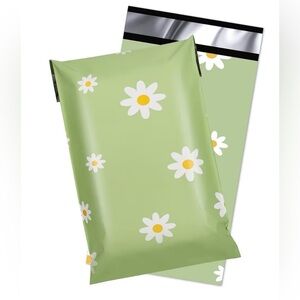 Polymailers 6” x 9” Green Daisy Print pack of 25 pack.